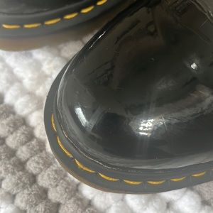 Dr Martens airWair shies unisex